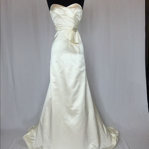 Paloma Blanca New Bridal Gown
